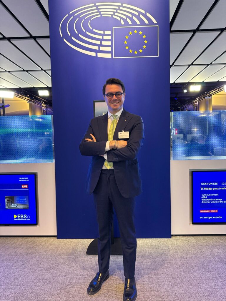 1ec843ea-400d-425c-8f82-cf4865a177cd-768x1024 Valorizzazione ciclo rifiuti ed economia circolare: Confindustria Cisambiente a Bruxelles