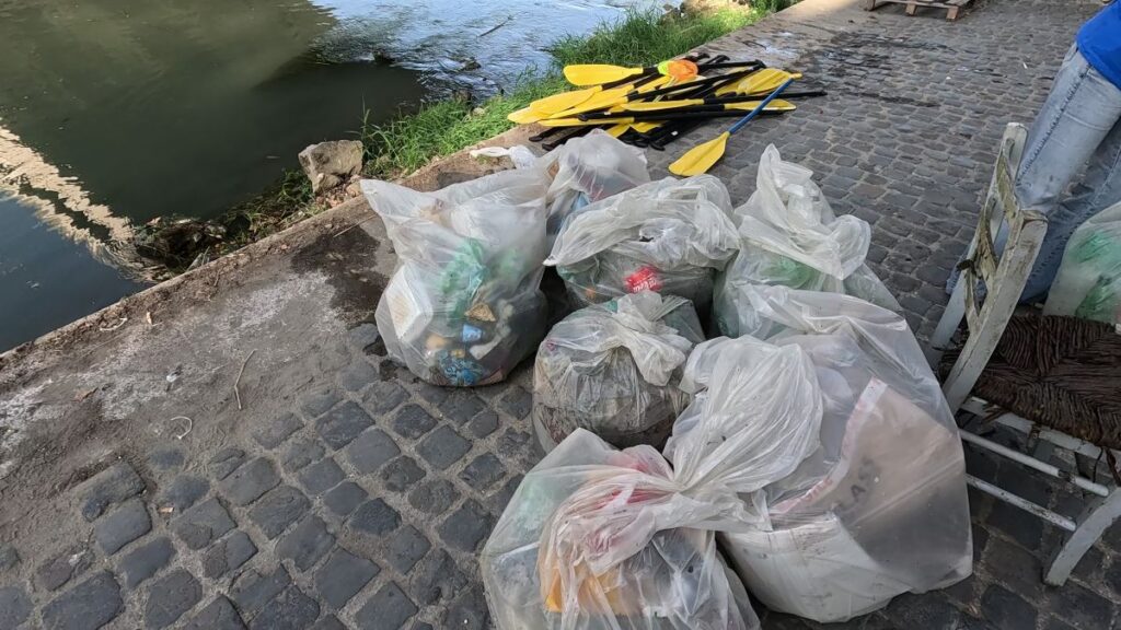 Arca-Fondi-SGR-e-Marevivo-6-settembre-Tevere-cleanup_28-1024x576 Marevivo: il mare si protegge partendo dai fiumi. 100 kg di rifiuti rimossi dal Tevere