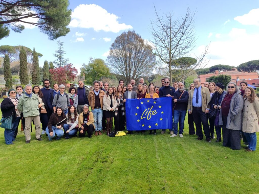 KOM-BUZZLIFE-1024x768 Le api stanno scomparendo dalle nostre città. E senza di loro, un boccone su tre non arriverebbe mai sulle nostre tavole